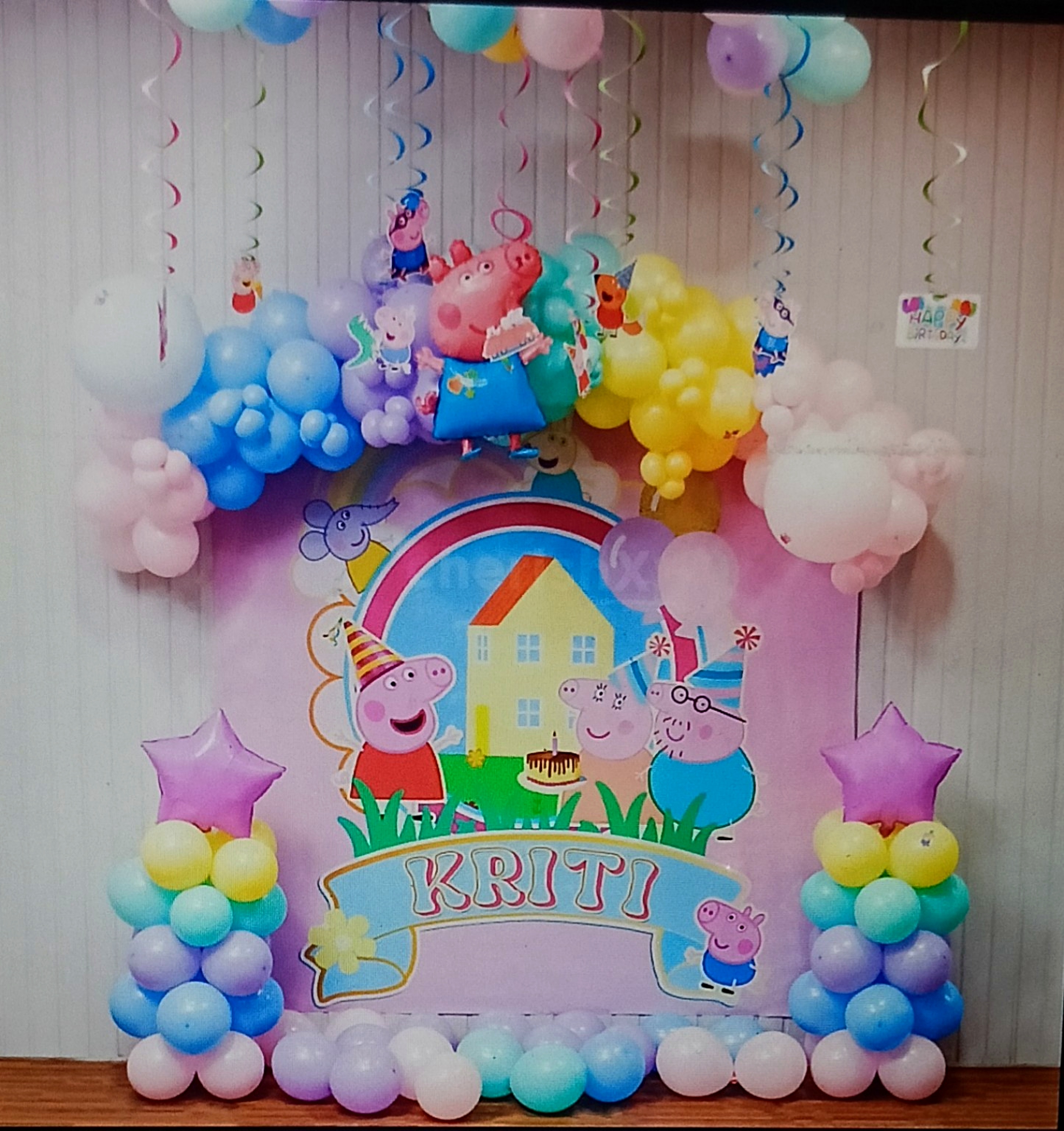 Colors everywhere in Peppa Pig Decor